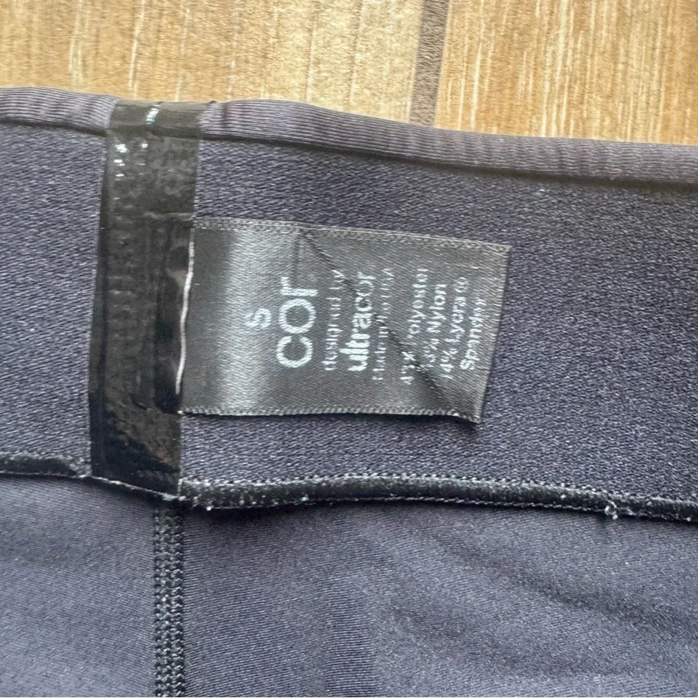 Ultracor Black and Gray Patterned Leggings